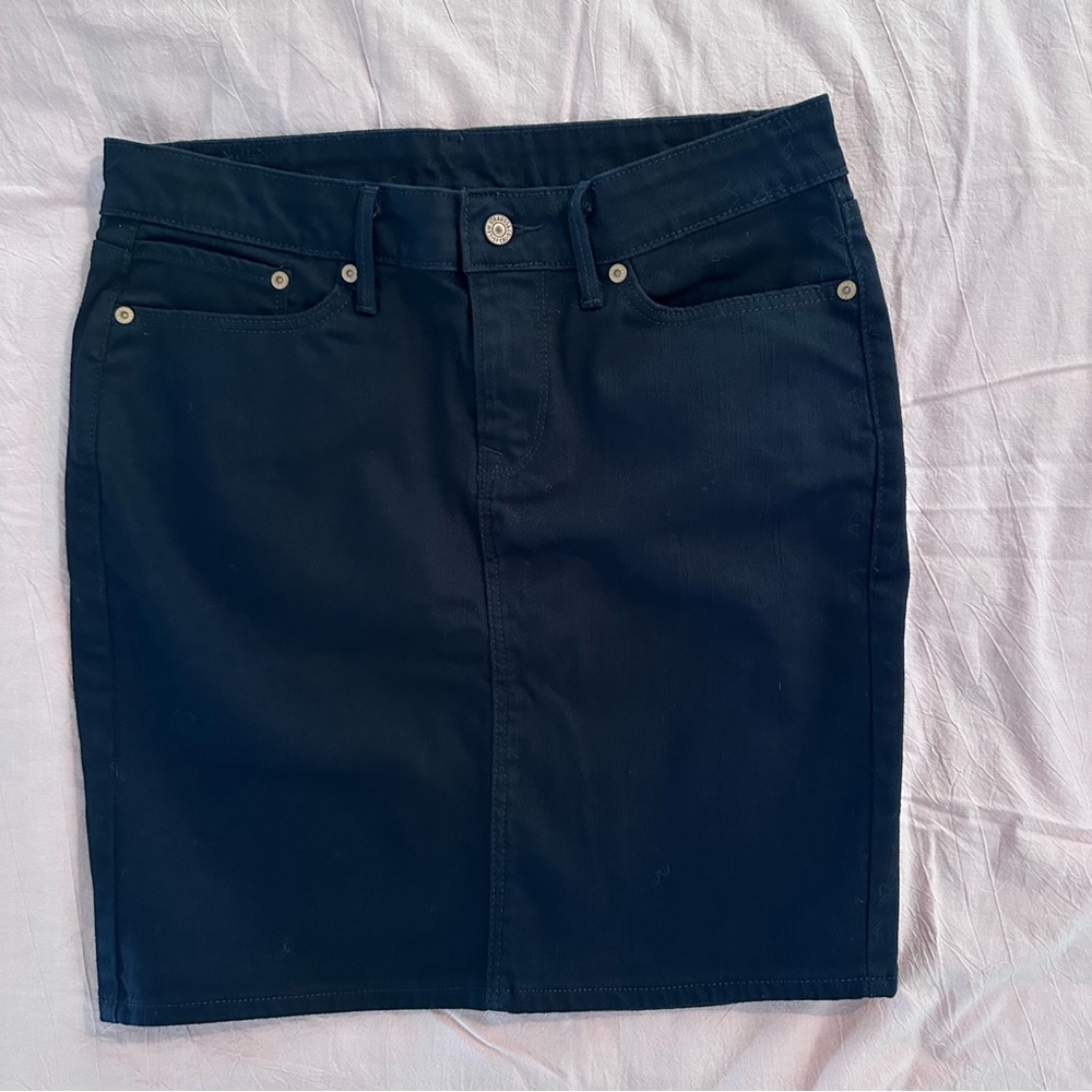 Rich True Black Levi’s Mini Skirt